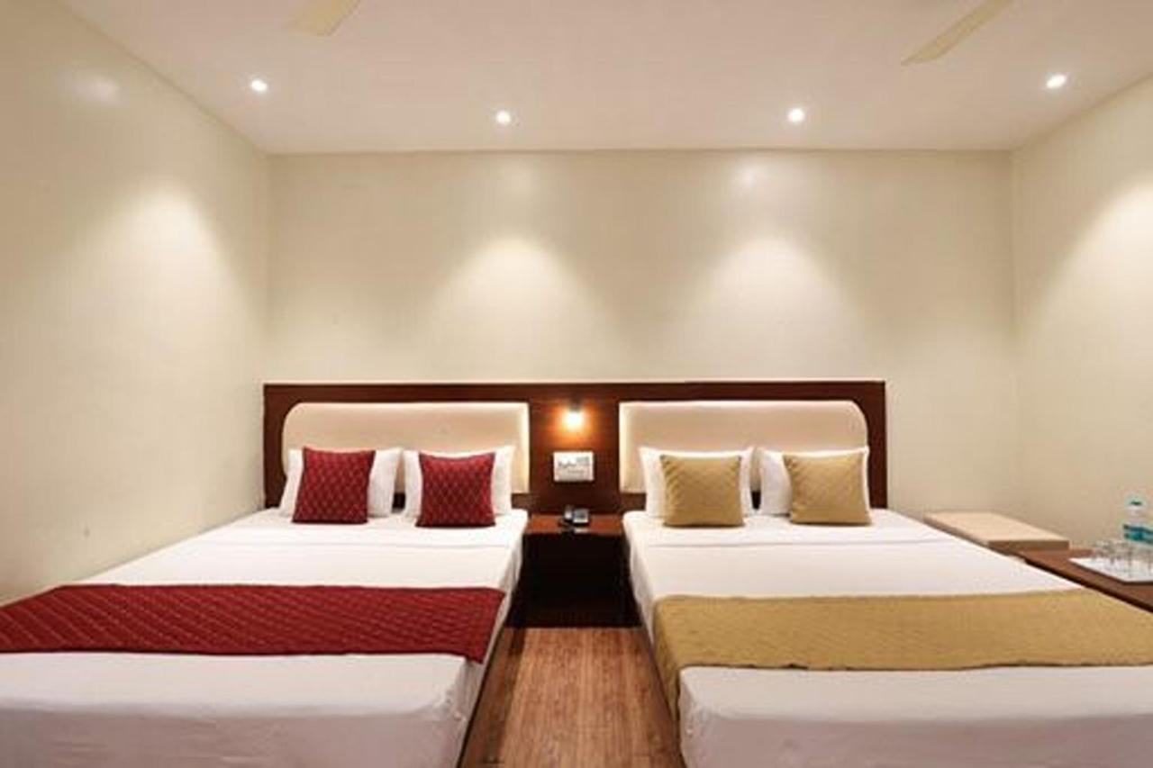 Amrit Hotel Nowe Delhi Zewnętrze zdjęcie
