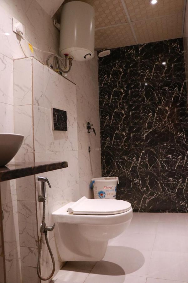 Amrit Hotel Nowe Delhi Zewnętrze zdjęcie
