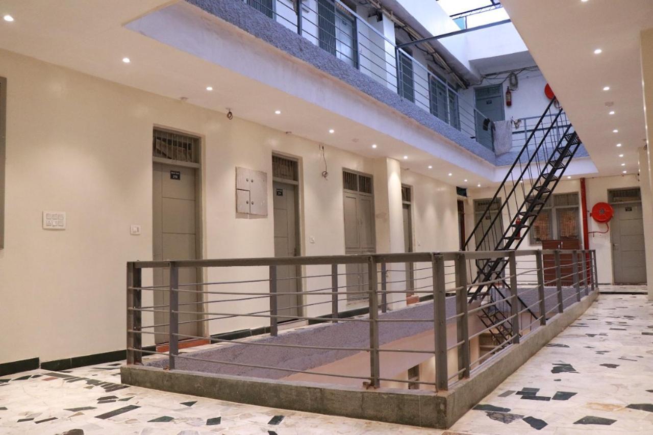 Amrit Hotel Nowe Delhi Zewnętrze zdjęcie