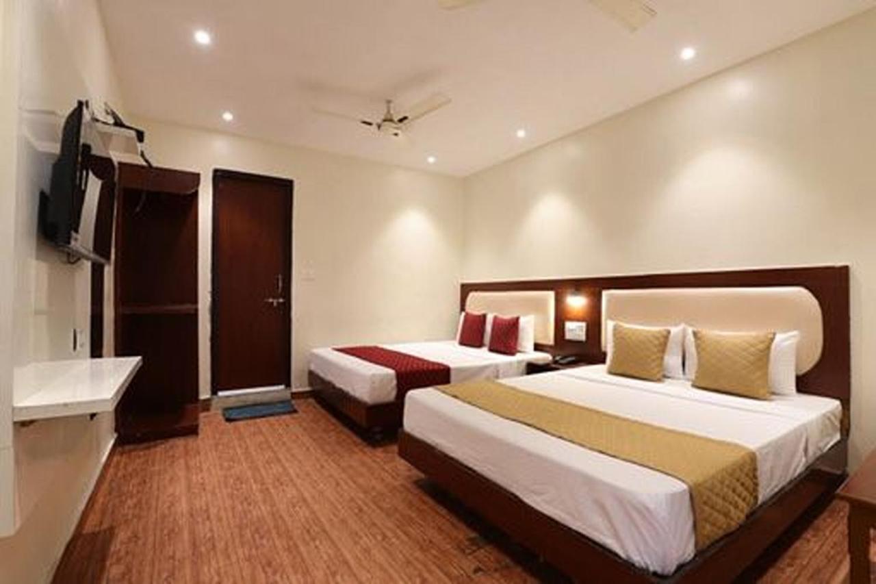 Amrit Hotel Nowe Delhi Zewnętrze zdjęcie