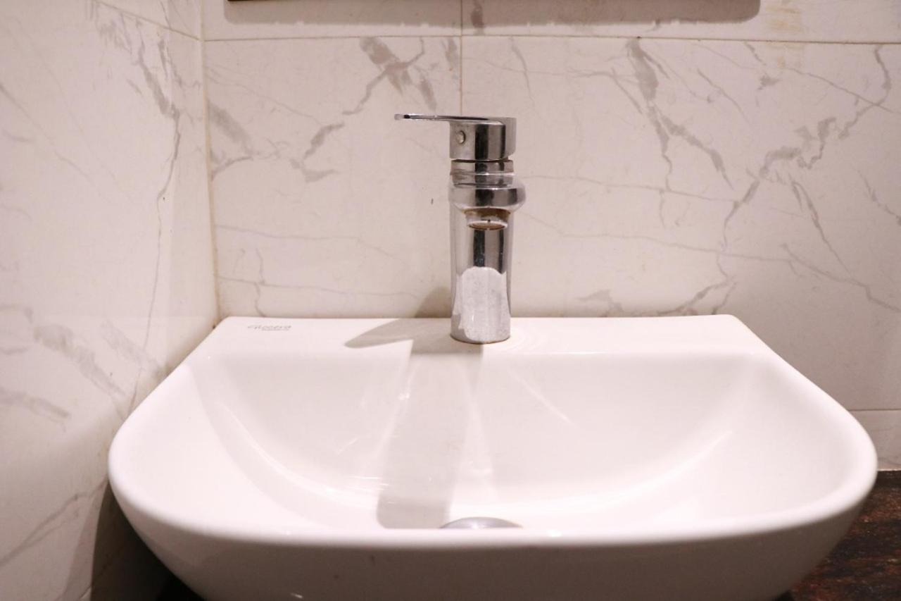 Amrit Hotel Nowe Delhi Zewnętrze zdjęcie
