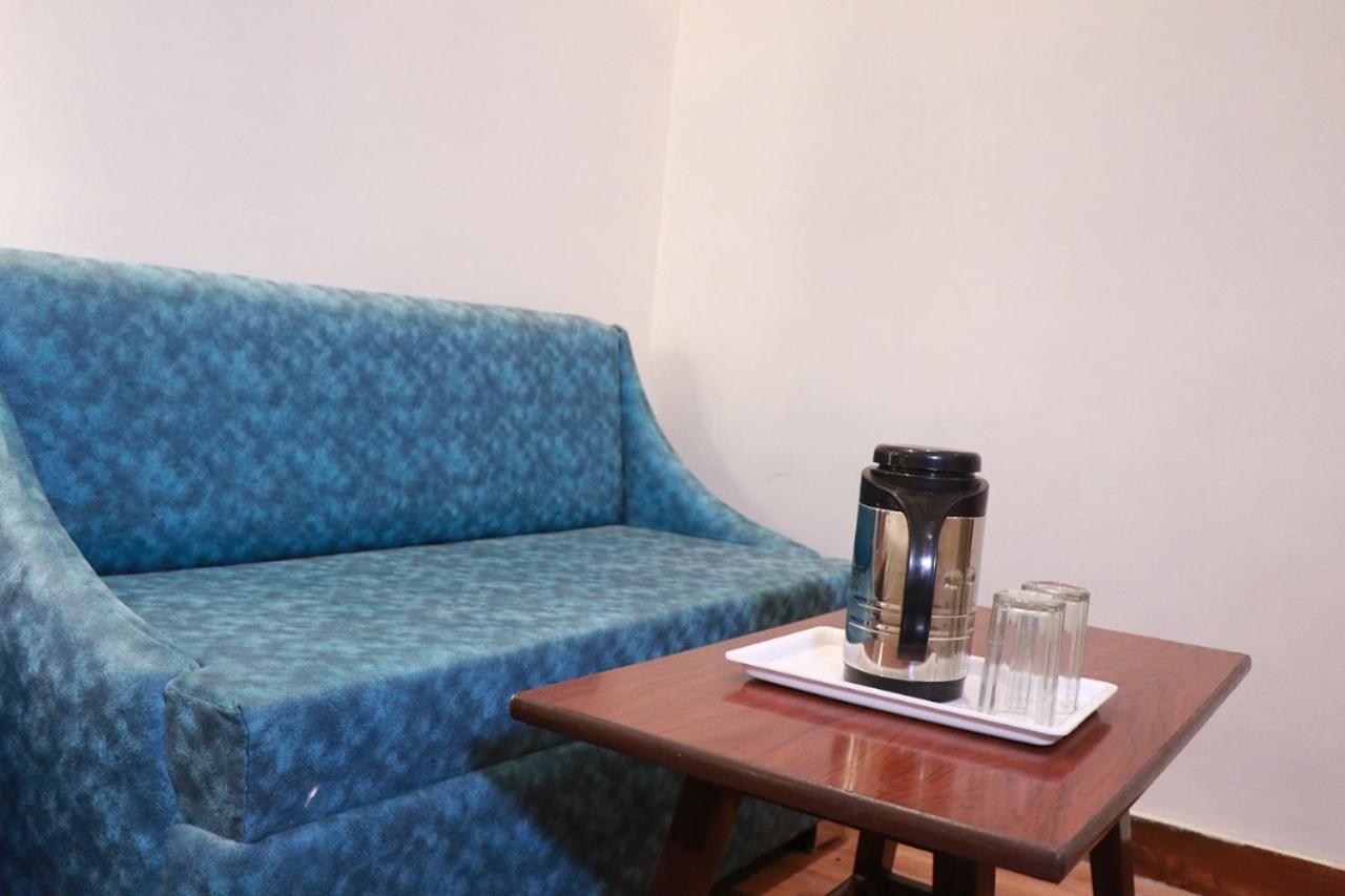 Amrit Hotel Nowe Delhi Zewnętrze zdjęcie